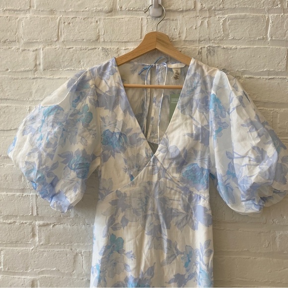 H&M || Puff Sleeve Plunge Open Back Dress Floral Blue White XS NWT - Picture 3 of 11